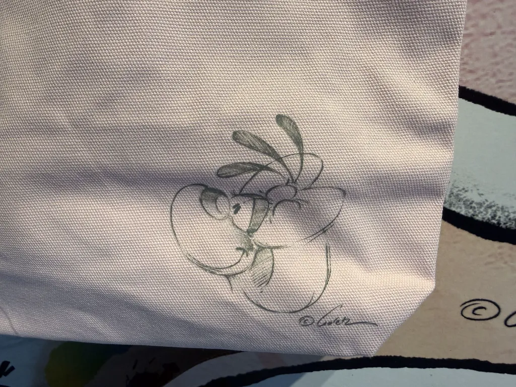 Tote 01 R.webp